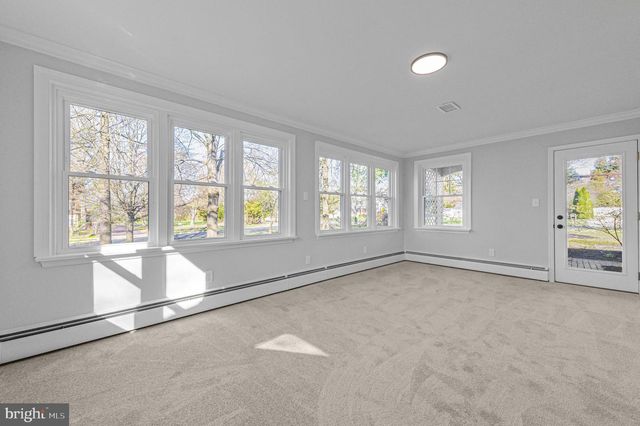 1014 LANSDALE AVE, Lansdale, PA 19446