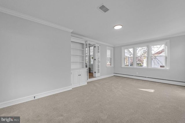 1014 LANSDALE AVE, Lansdale, PA 19446