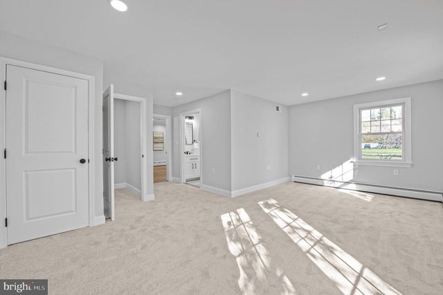 1014 LANSDALE AVE, Lansdale, PA 19446