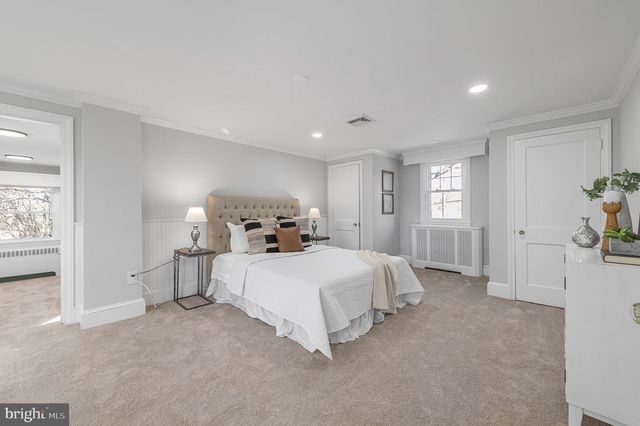 1014 LANSDALE AVE, Lansdale, PA 19446