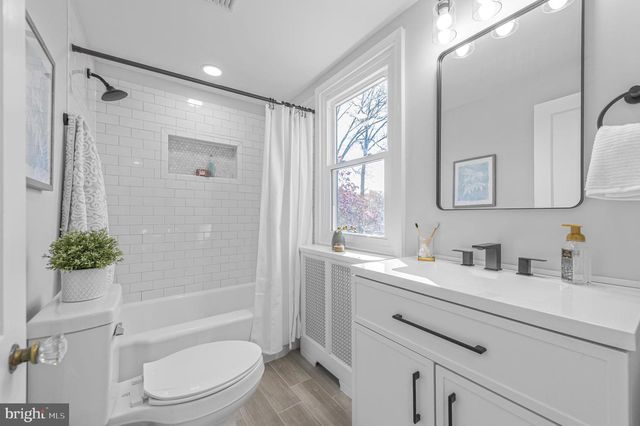 1014 LANSDALE AVE, Lansdale, PA 19446