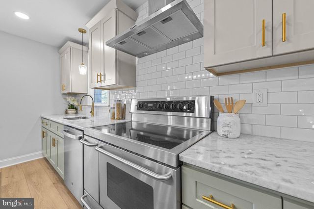 1014 LANSDALE AVE, Lansdale, PA 19446