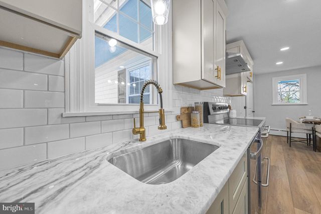 1014 LANSDALE AVE, Lansdale, PA 19446