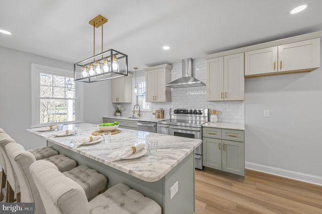 1014 LANSDALE AVE, Lansdale, PA 19446