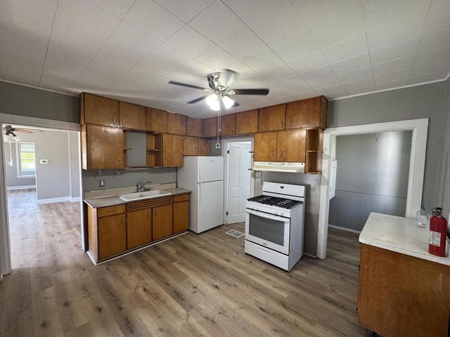 4615 10th AVENUE, Kenosha, WI 53140