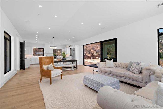 16390 Via Justina Real, Escondido, CA 92025