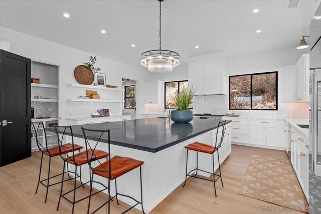 16390 Via Justina Real, Escondido, CA 92025