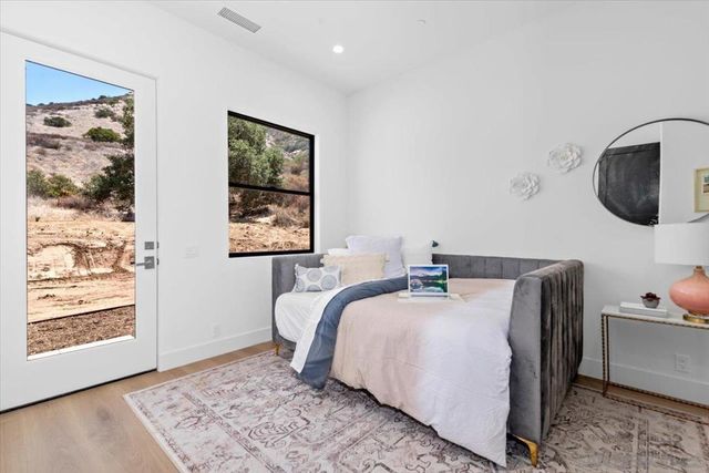 16390 Via Justina Real, Escondido, CA 92025