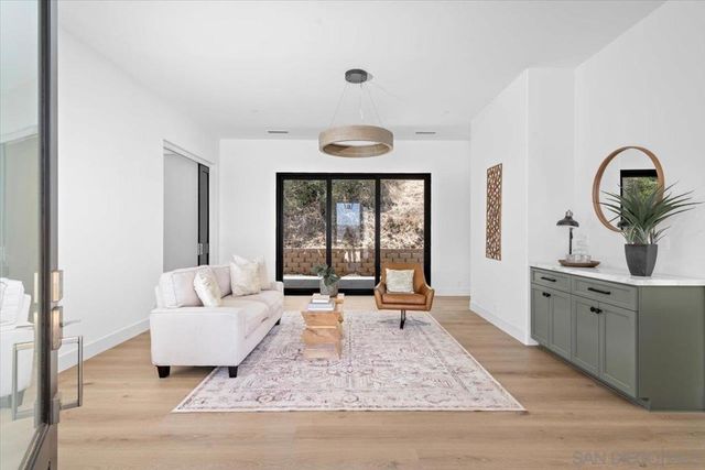 16390 Via Justina Real, Escondido, CA 92025