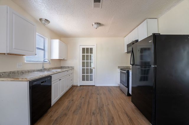 110 Muleta Drive, Oak Point, TX 75068