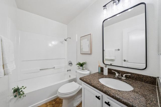 160 Reflections Drive 23, San Ramon, CA 94583