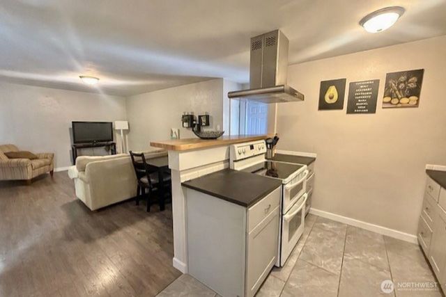 901 S Grant Avenue, Tacoma, WA 98405