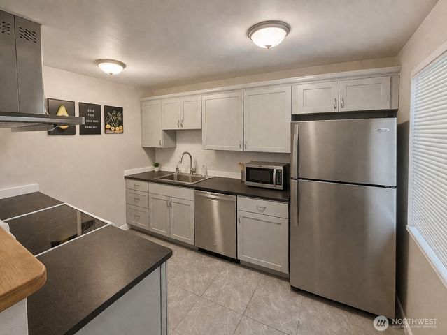 901 S Grant Avenue, Tacoma, WA 98405