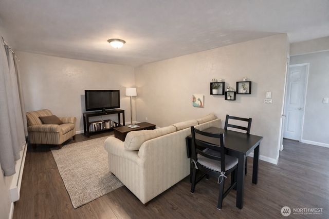 901 S Grant Avenue, Tacoma, WA 98405