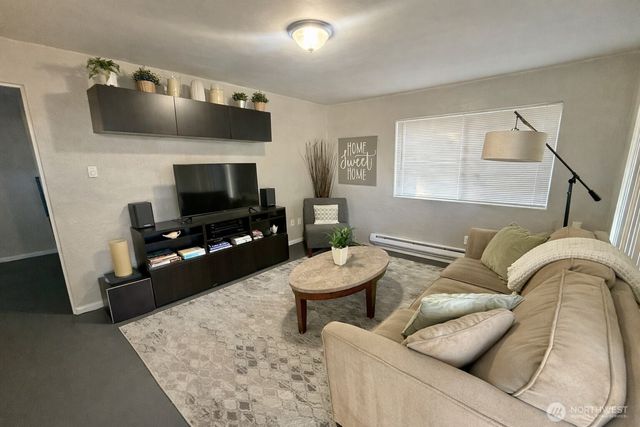 901 S Grant Avenue, Tacoma, WA 98405