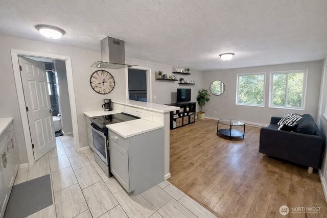 901 S Grant Avenue, Tacoma, WA 98405