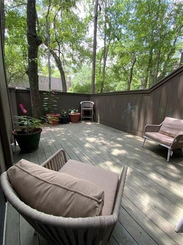 233 Litchfield Lane, Houston, TX 77024
