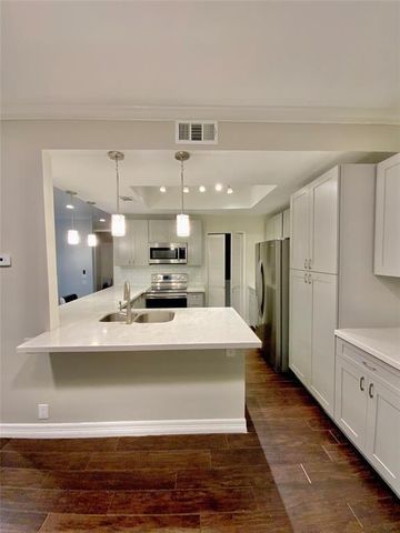 233 Litchfield Lane, Houston, TX 77024