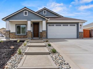 4402 Sundari Ave, Olivehurst, CA 95961