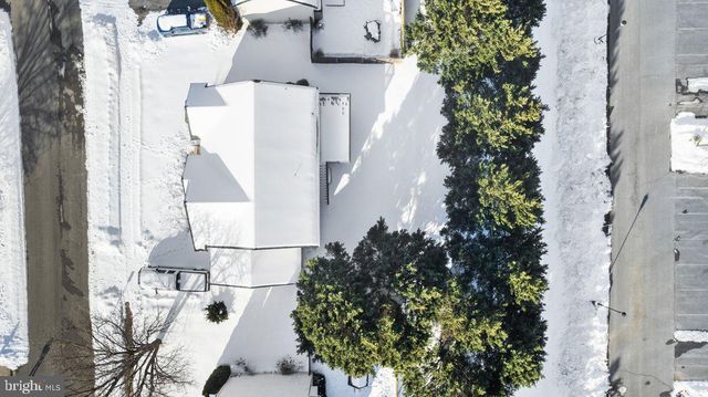 115 CROSSWINDS DR, Charles Town, WV 25414