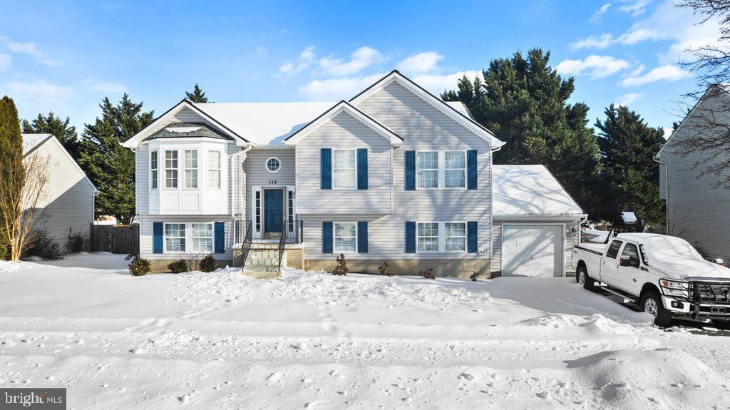 115 CROSSWINDS DR, Charles Town, WV 25414