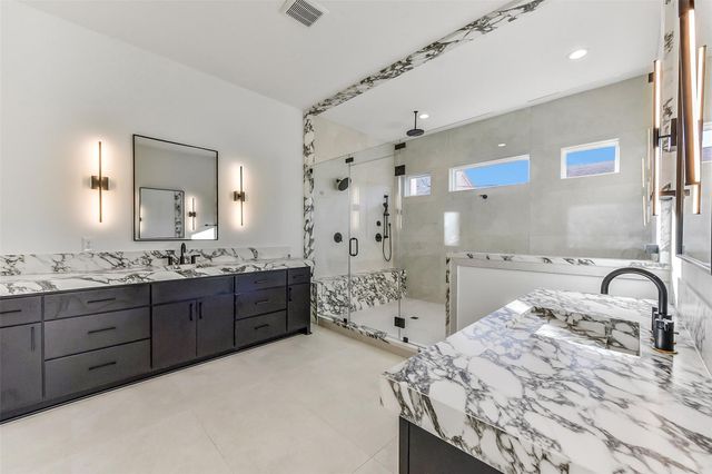 1902 Nantucket Drive, Houston, TX 77057