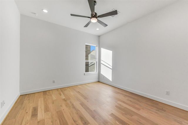 1902 Nantucket Drive, Houston, TX 77057