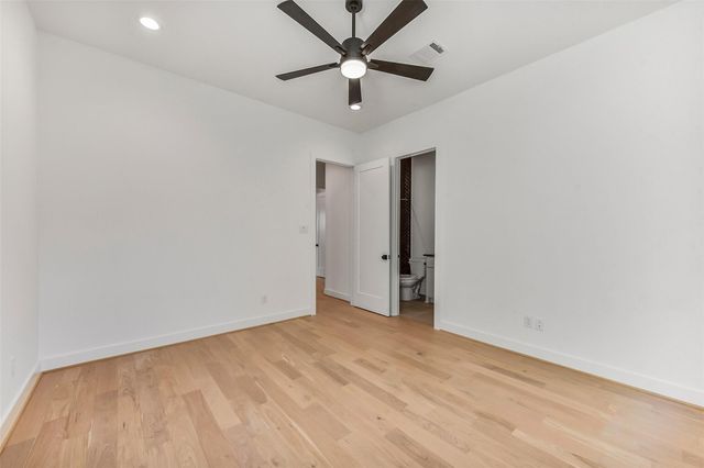 1902 Nantucket Drive, Houston, TX 77057