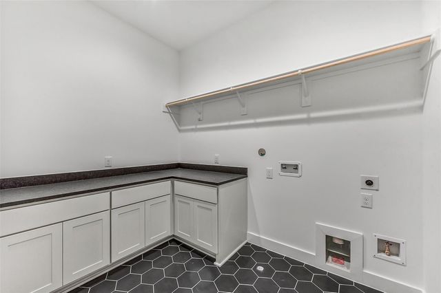 1902 Nantucket Drive, Houston, TX 77057