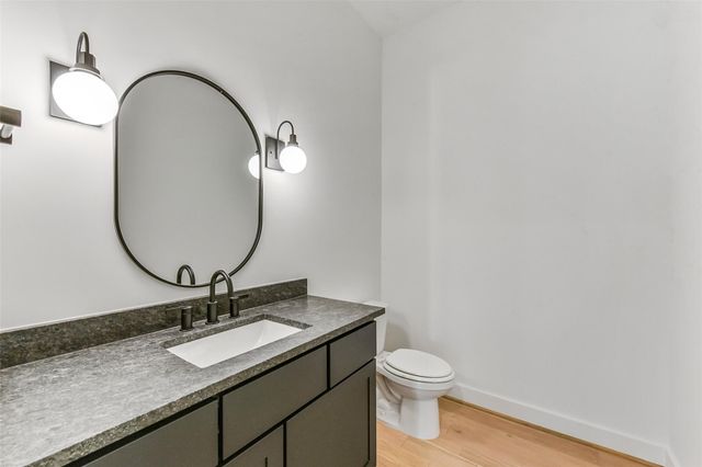 1902 Nantucket Drive, Houston, TX 77057