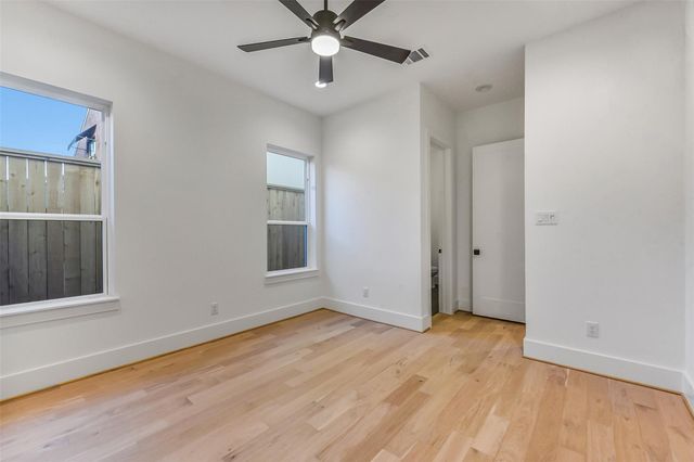 1902 Nantucket Drive, Houston, TX 77057