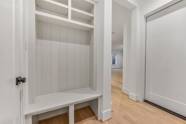 1902 Nantucket Drive, Houston, TX 77057