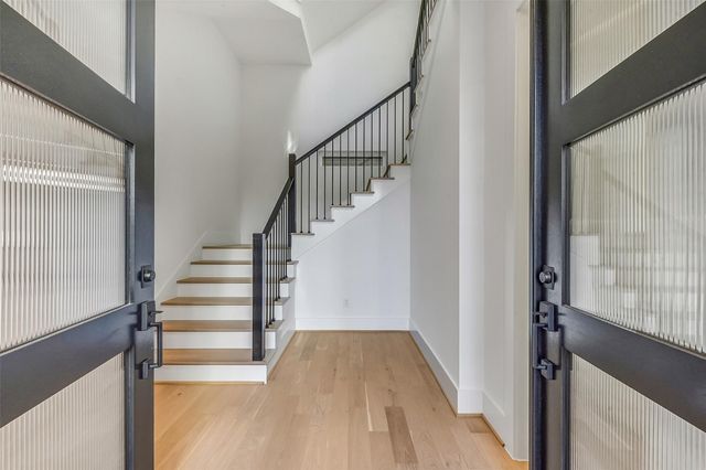 1902 Nantucket Drive, Houston, TX 77057