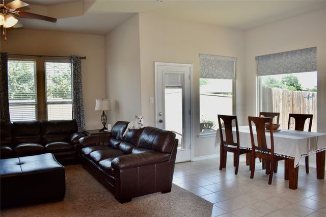 516 Millsap Drive, Van Alstyne, TX 75495
