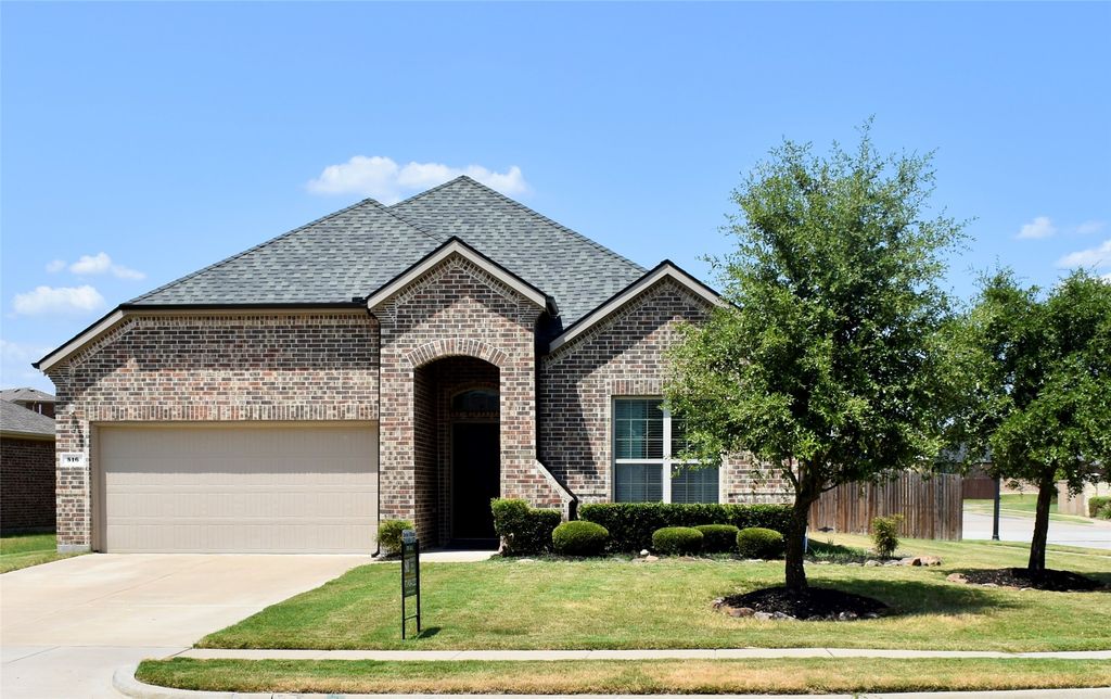 516 Millsap Drive, Van Alstyne, TX 75495