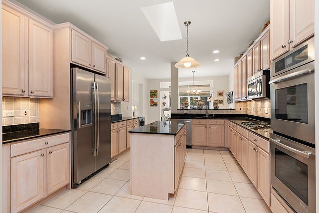 7 McCord Trace Lane, Palos Park, IL 60464