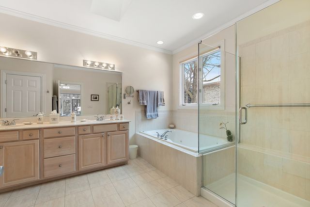 7 McCord Trace Lane, Palos Park, IL 60464