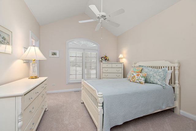 7 McCord Trace Lane, Palos Park, IL 60464