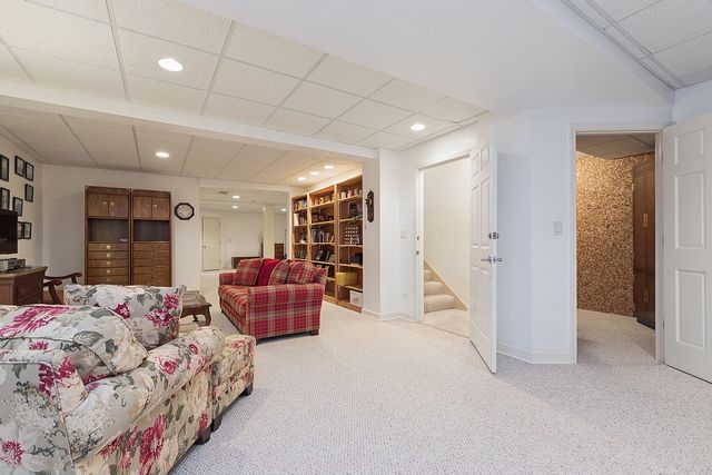 7 McCord Trace Lane, Palos Park, IL 60464