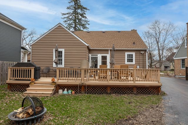 1032 Sheridan Avenue, Deerfield, IL 60015