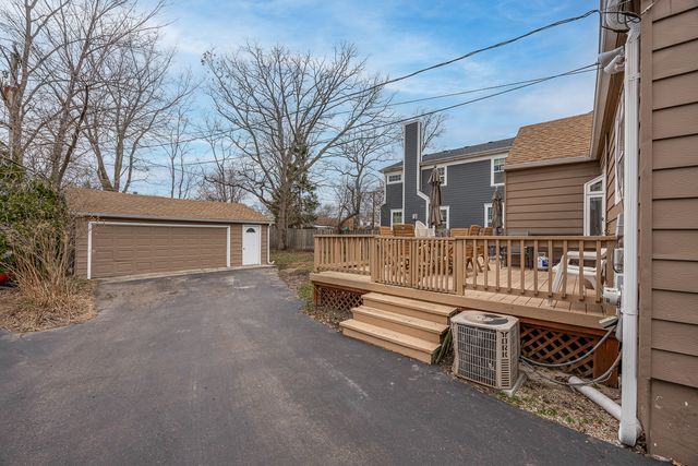 1032 Sheridan Avenue, Deerfield, IL 60015