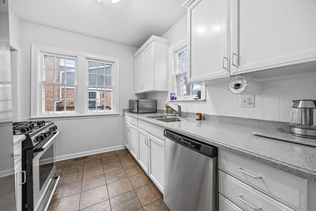 1032 Sheridan Avenue, Deerfield, IL 60015