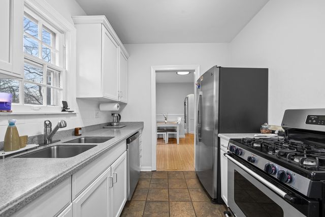 1032 Sheridan Avenue, Deerfield, IL 60015