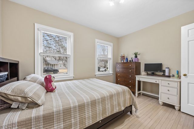 1032 Sheridan Avenue, Deerfield, IL 60015