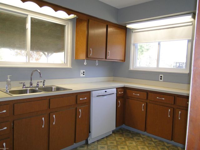 30416 Eiffel Avenue, Warren, MI 48088