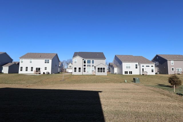 152 Sienna Glenn Drive, Lewis Center, OH 43035