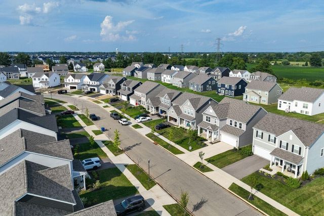 152 Sienna Glenn Drive, Lewis Center, OH 43035