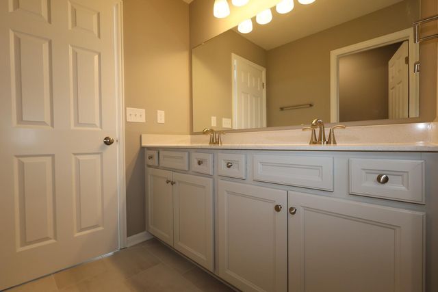 152 Sienna Glenn Drive, Lewis Center, OH 43035