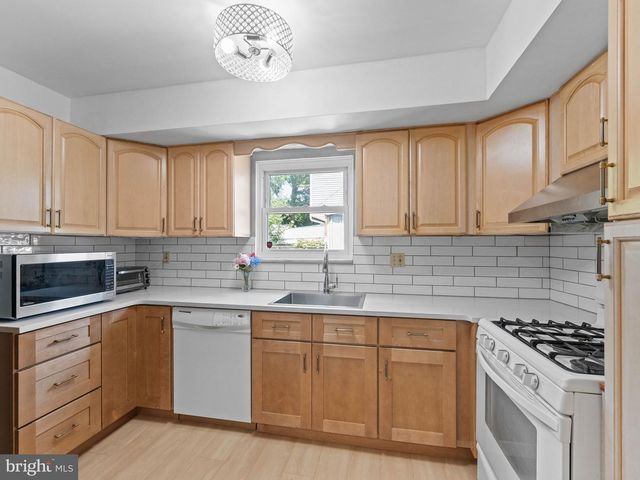 1012 TOMLINSON, Philadelphia, PA 19116