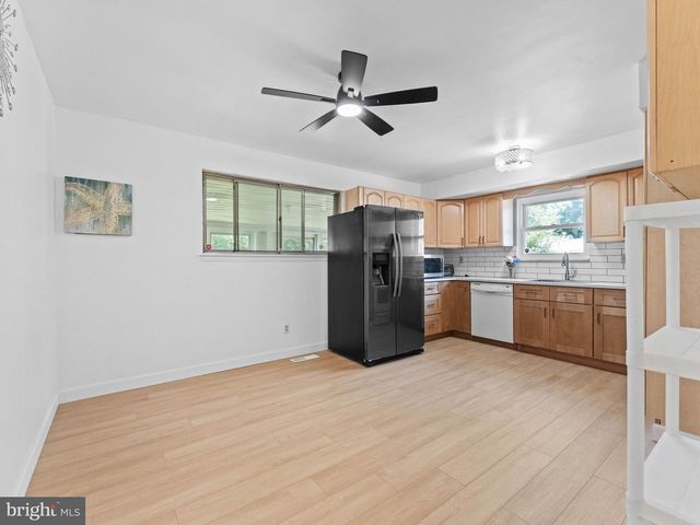 1012 TOMLINSON, Philadelphia, PA 19116